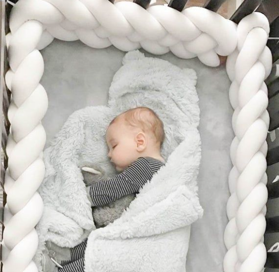 tour de lit bébé : est-ce vraiment indispensable pour la sécurité et le confort ?